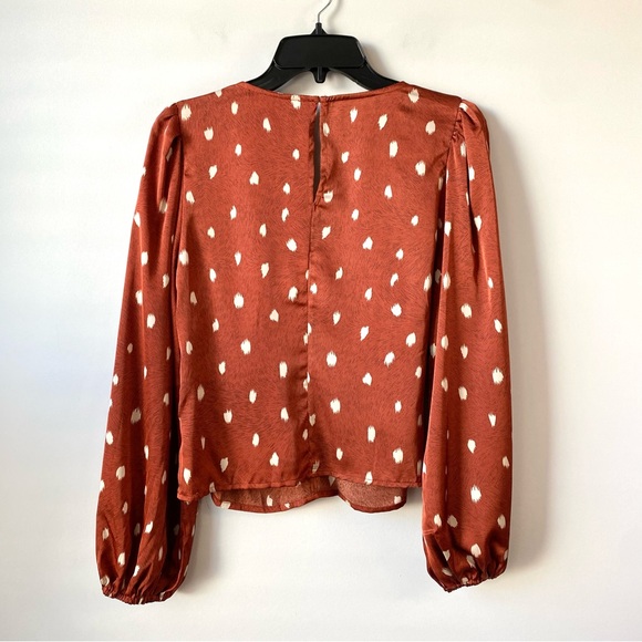 ASTR The Label Keyhole Cutout Satin Blouse Rust Brown S - Picture 5 of 7